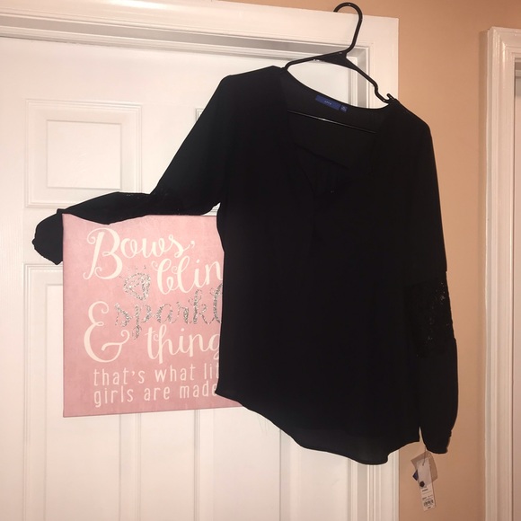 Sheer dressy blouse - Picture 4 of 5